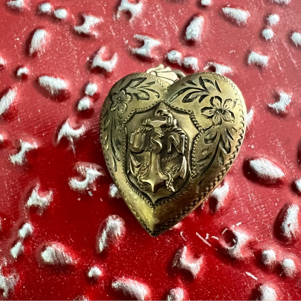 U.S.Navy Locket with pictures antique
